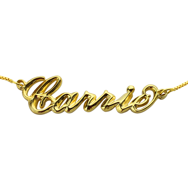 Fio com nome 3D estilo “Carrie” personalizado banhado a ouro de 18 quilates